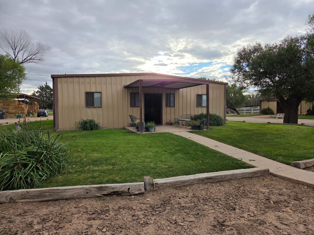 Image of barn at Top Notch Farms